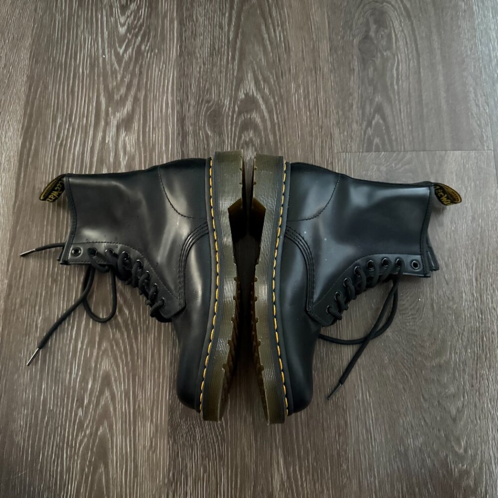 Dr. Martens Women's Size 7 Black Lace Up Leather Boots